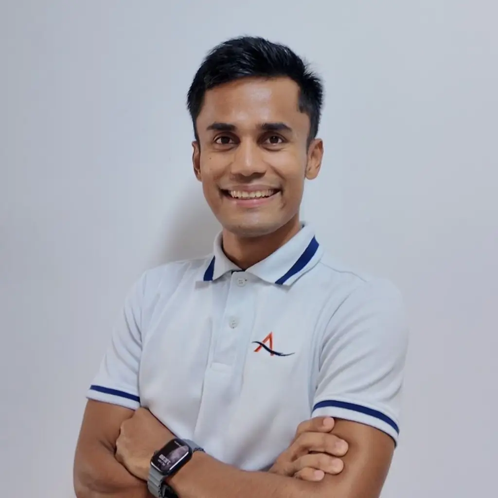 Mr. Suwit Pislaengam - Operation Supervisor & Sales Assistant at AIM Charters